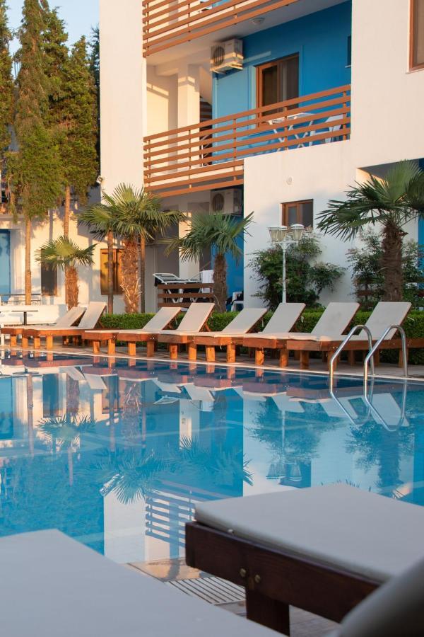Athina Hotel 3*